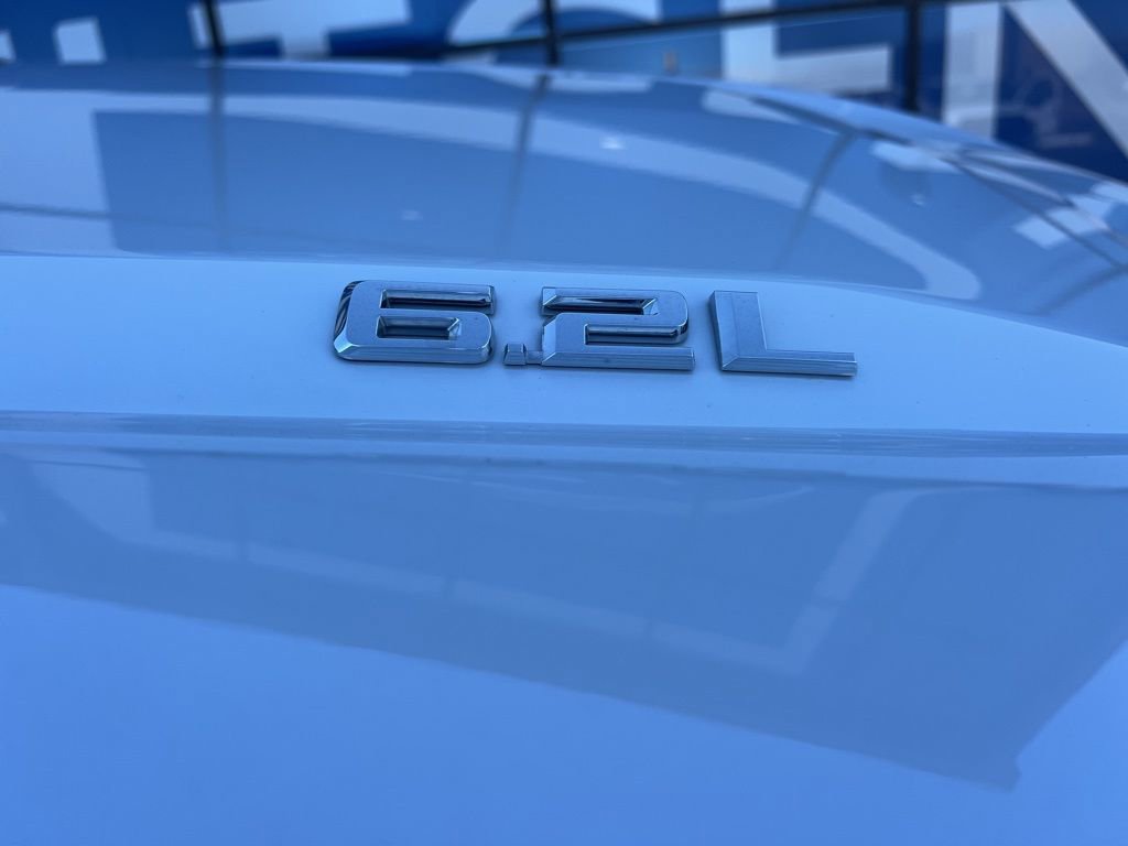 Used 2024 Chevrolet Silverado 1500 High Country w/ Technology Package image 6