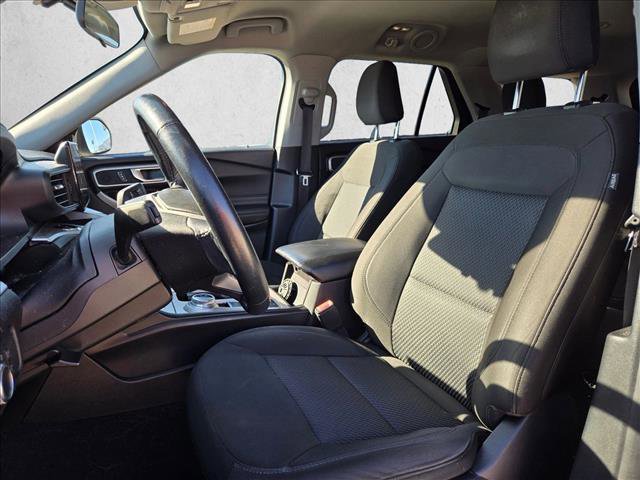 Used 2022 Ford Explorer XLT image 13