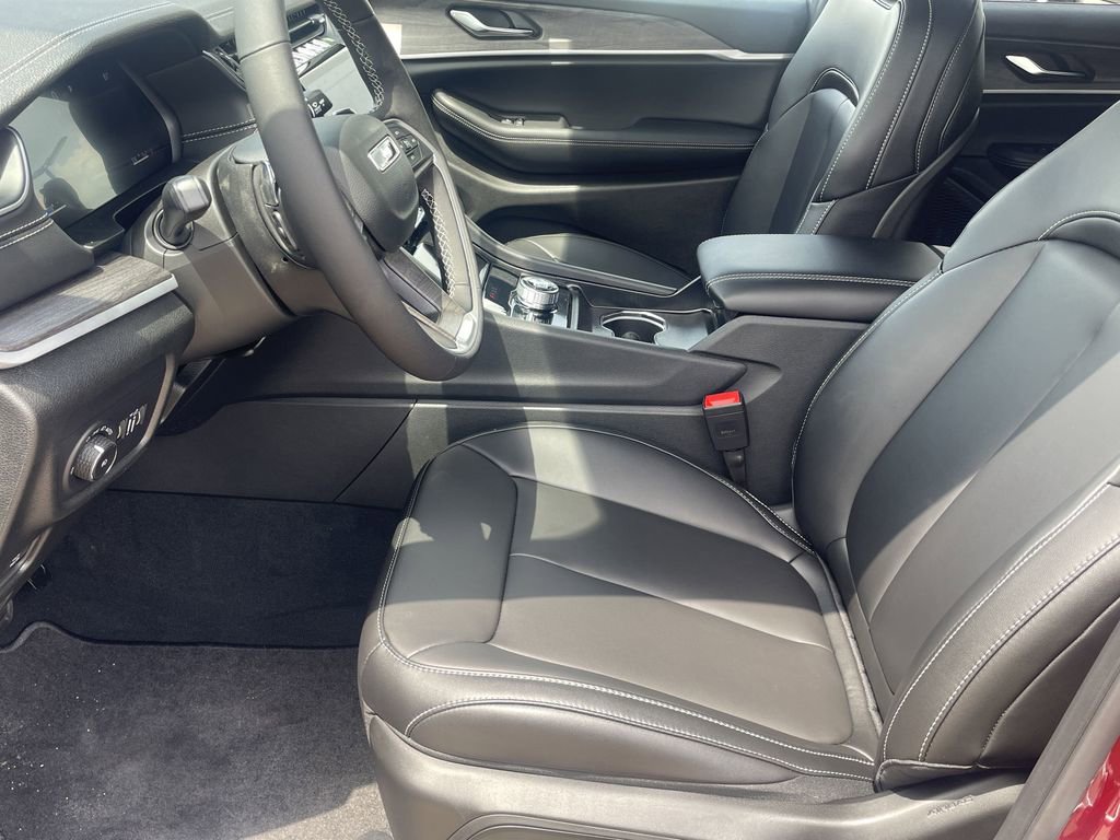 New 2025 Jeep Grand Cherokee L Limited w/ Black Appearance Package image 13