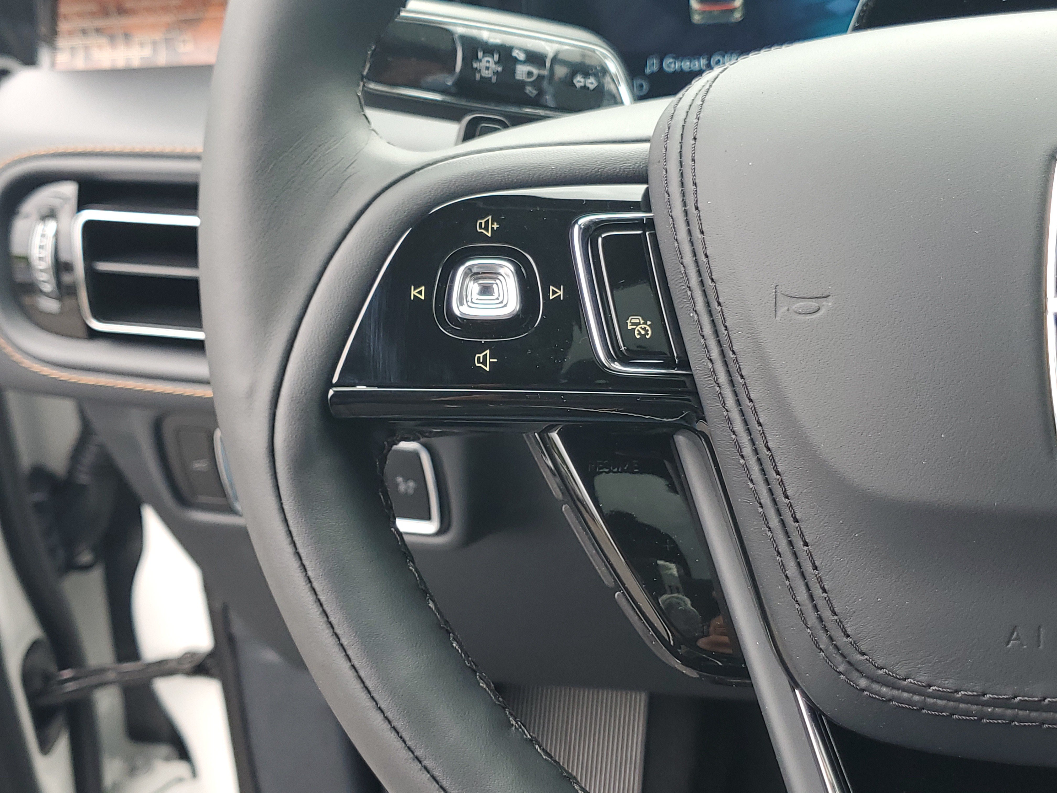 New 2026 Lincoln Aviator Black Label AWD/4WD image 16