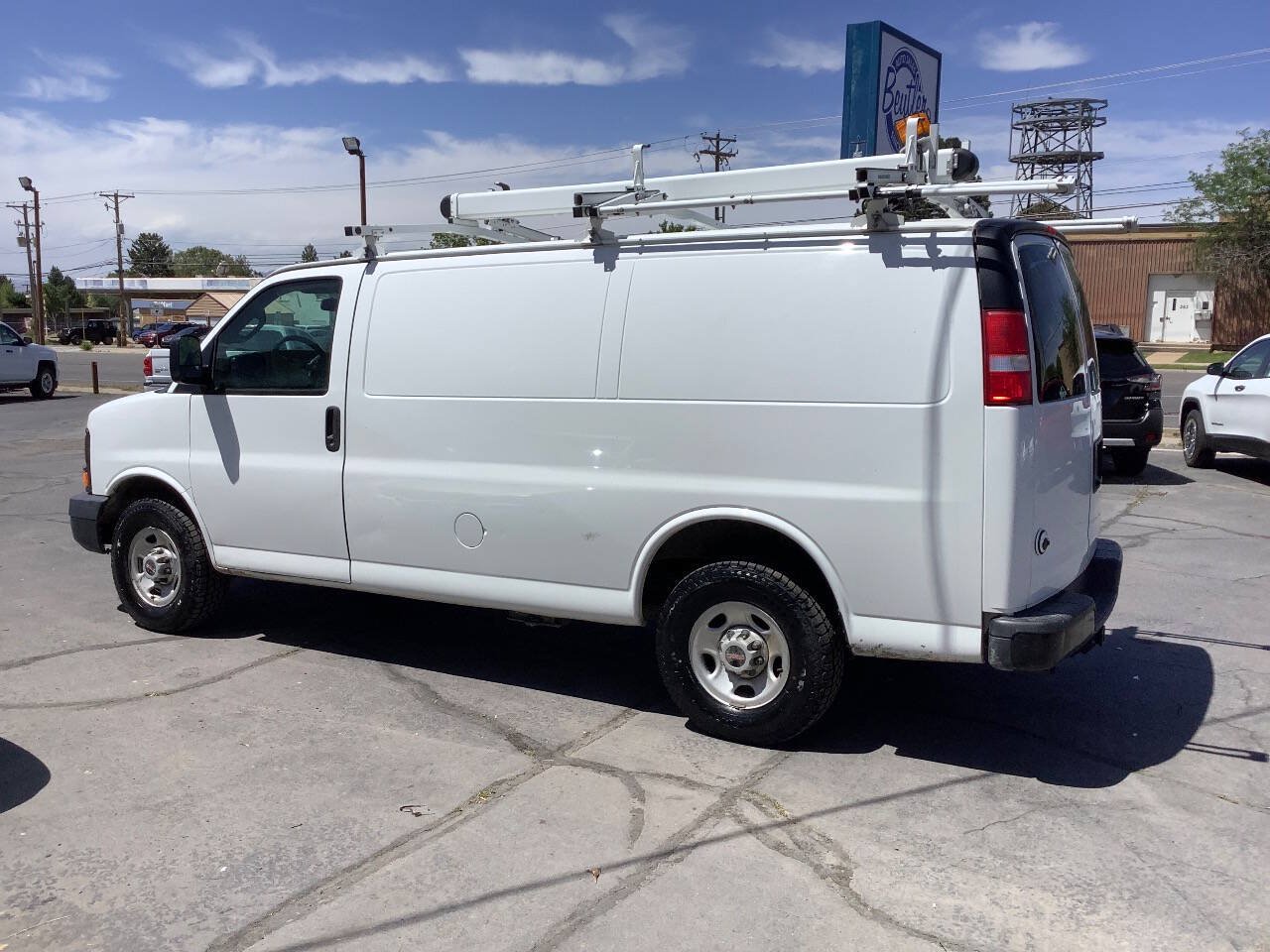 Used 2016 Chevrolet Express 2500 w/ Cold Climate Package RWD image 8