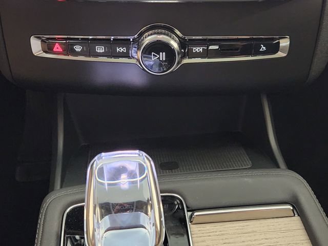 New 2025 Volvo XC90 B6 Plus w/ Protection Package Premier image 19