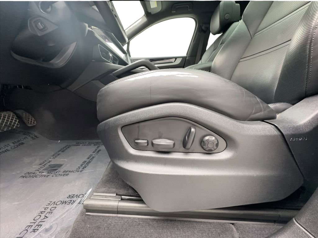 Used 2024 Porsche Cayenne Coupe image 21