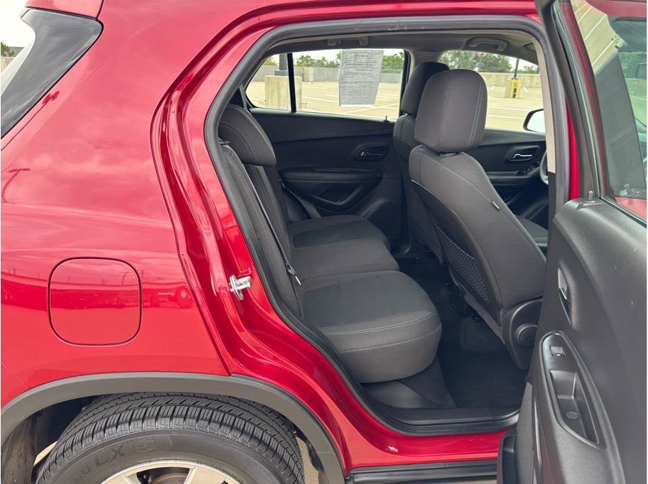 Used 2015 Chevrolet Trax LS w/ LPO, Protection Package AWD/4WD image 11
