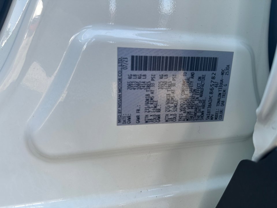 Used 2023 Nissan Rogue SV image 39