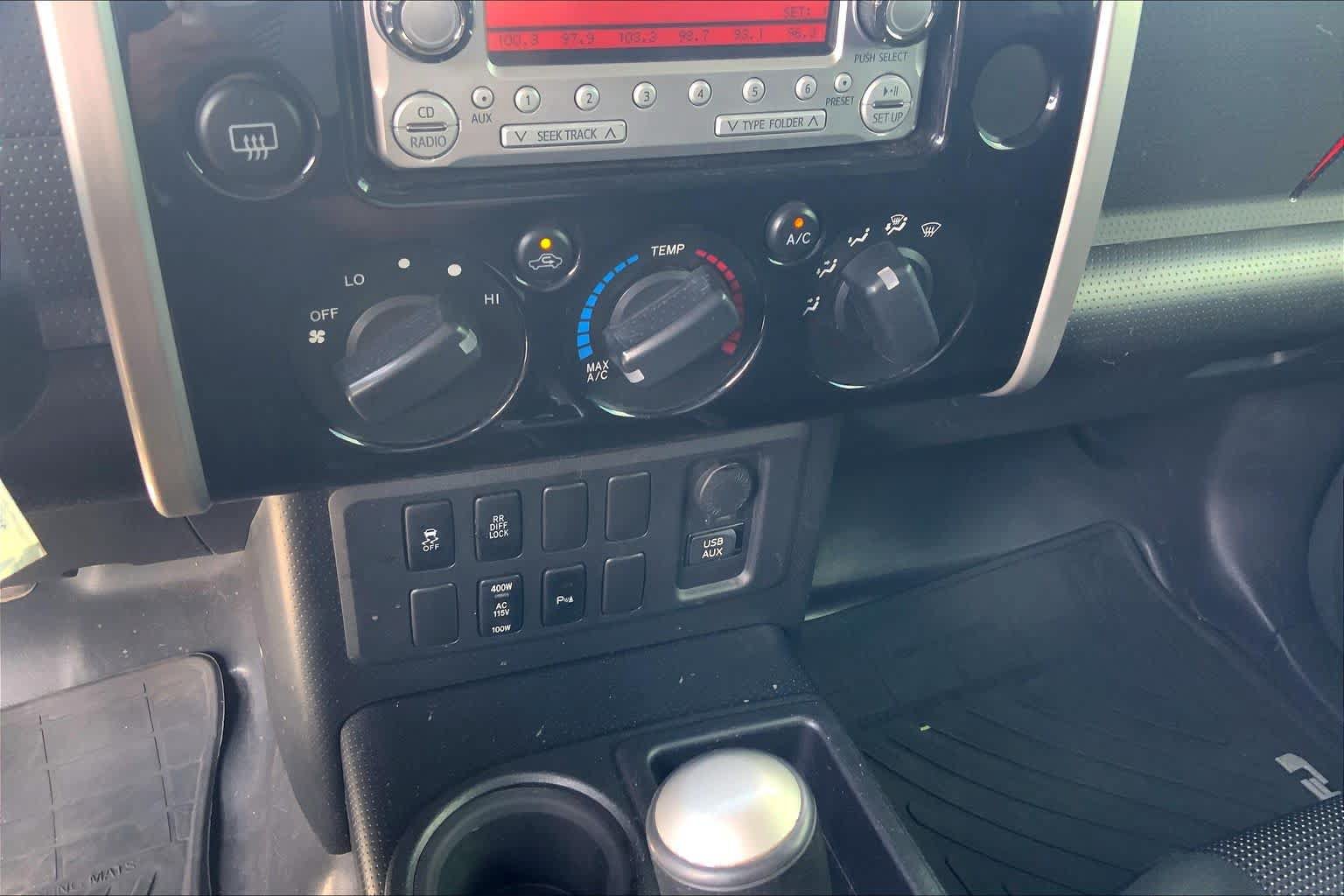 Used 2012 Toyota FJ Cruiser 2WD w/ Upgrade Pkg image 33