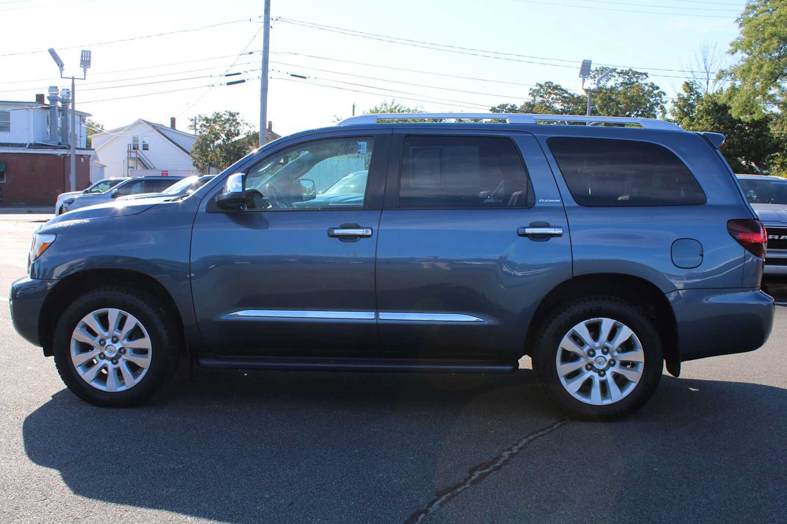 Used 2021 Toyota Sequoia Platinum AWD/4WD image 4