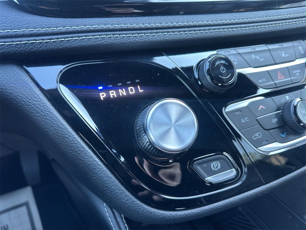 Certified 2025 Chrysler Pacifica Limited image 32