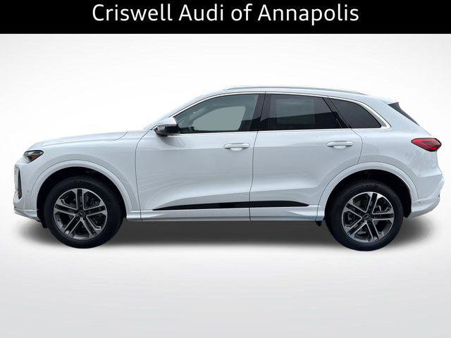 Certified 2025 Audi Q5 Premium w/ Convenience Package AWD/4WD image 3