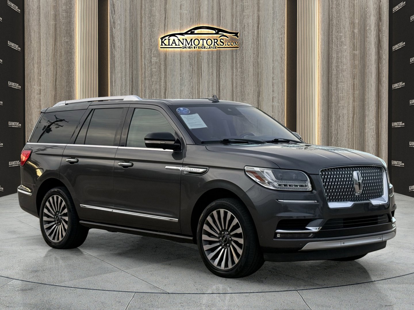 Used 2018 Lincoln Navigator Reserve w/ Technology Package image 1