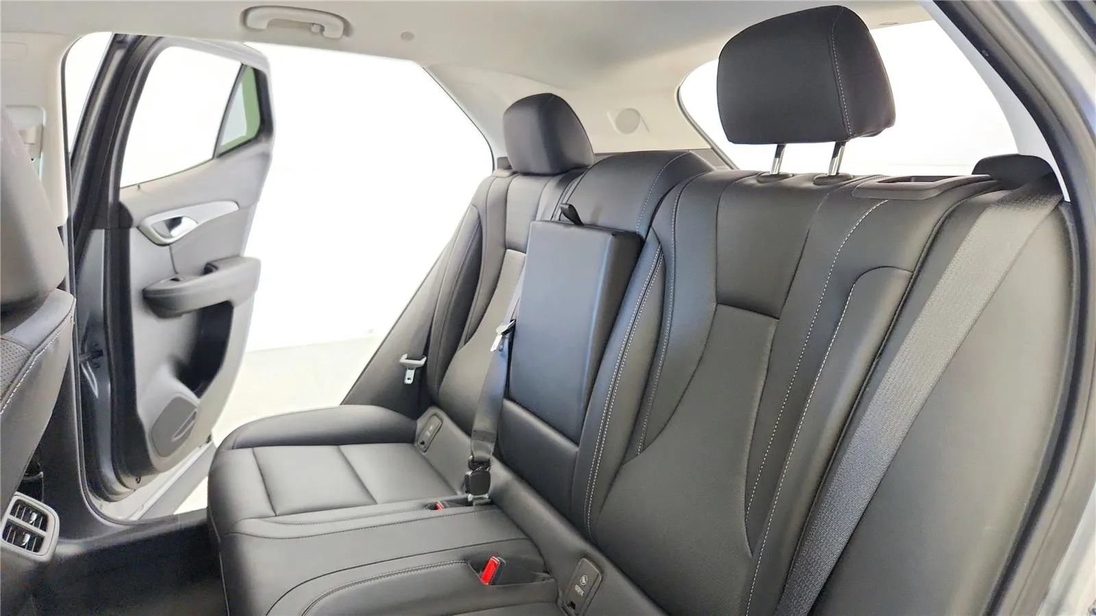 Used 2024 Buick Envision Preferred AWD/4WD image 25