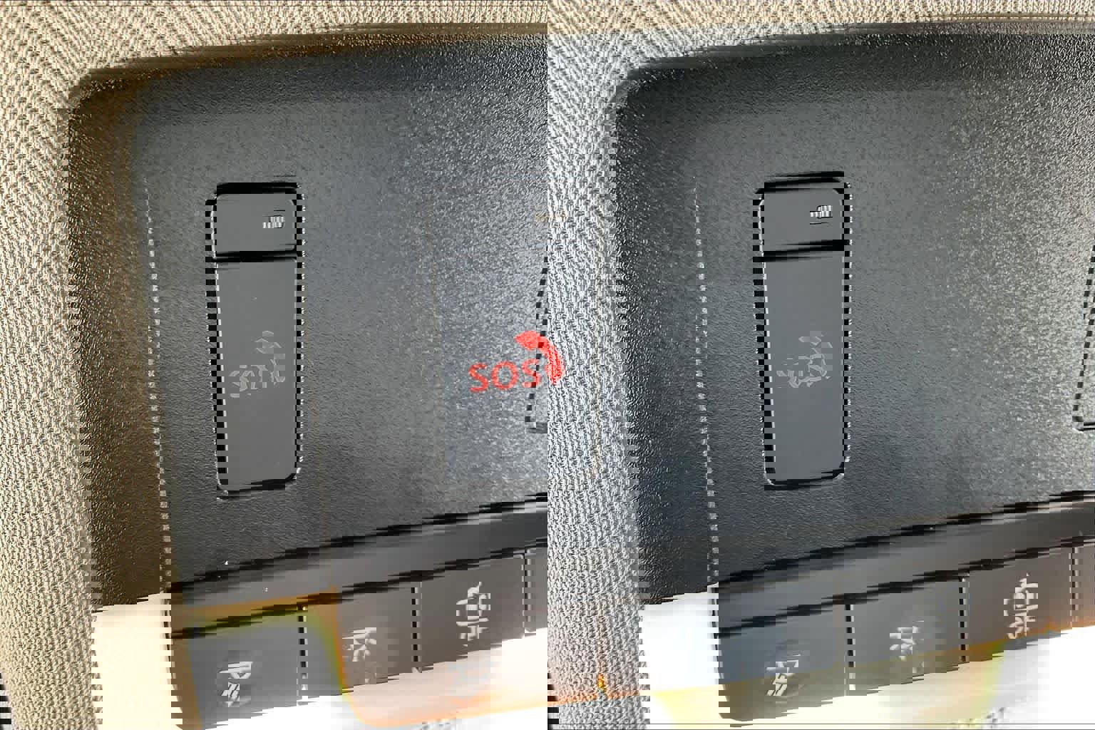 Used 2025 Nissan Rogue SV image 34