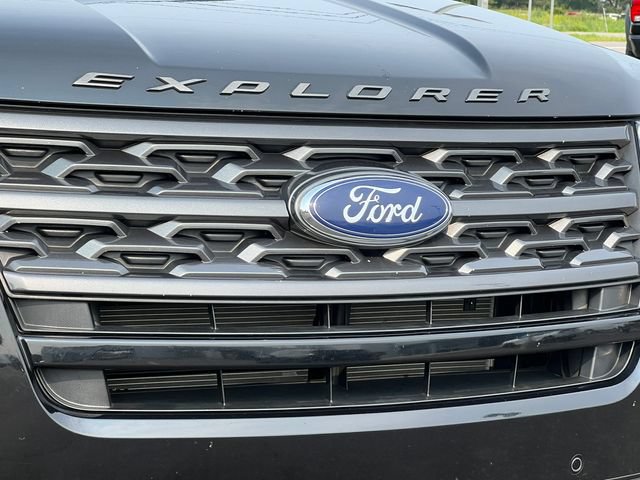 Used 2018 Ford Explorer XLT w/ Equipment Group 202A AWD/4WD image 43