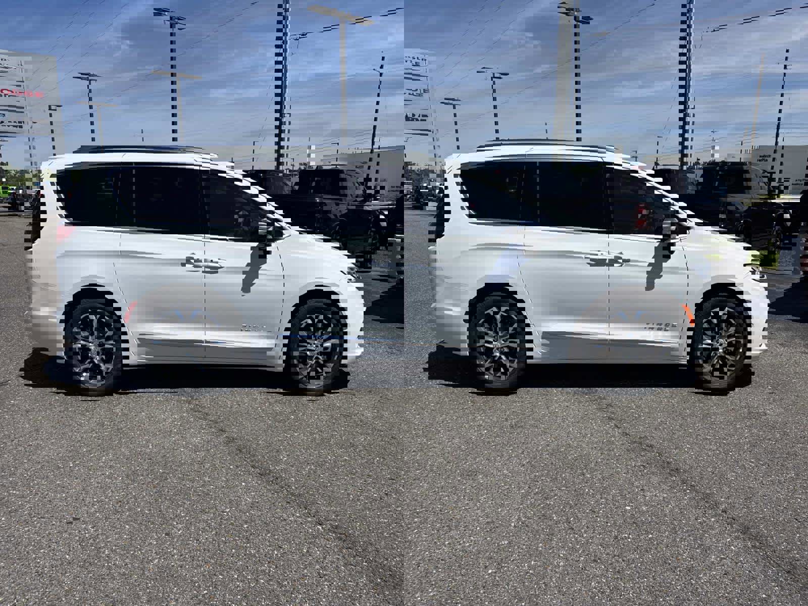 New 2026 Chrysler Pacifica Pinnacle image 6