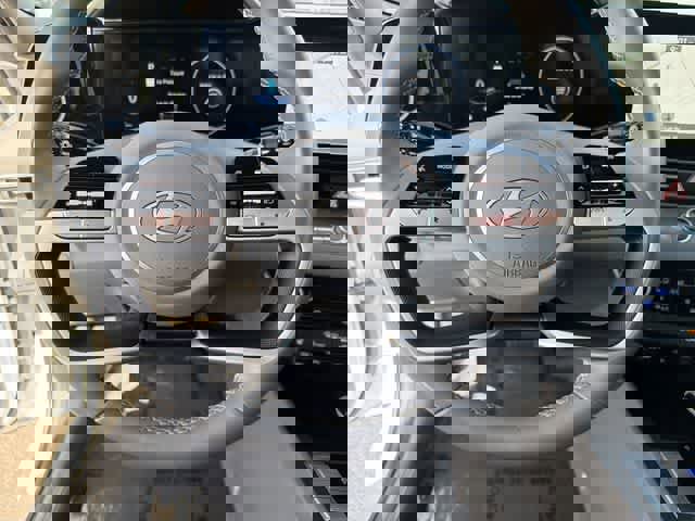 Certified 2025 Hyundai Elantra SEL image 20