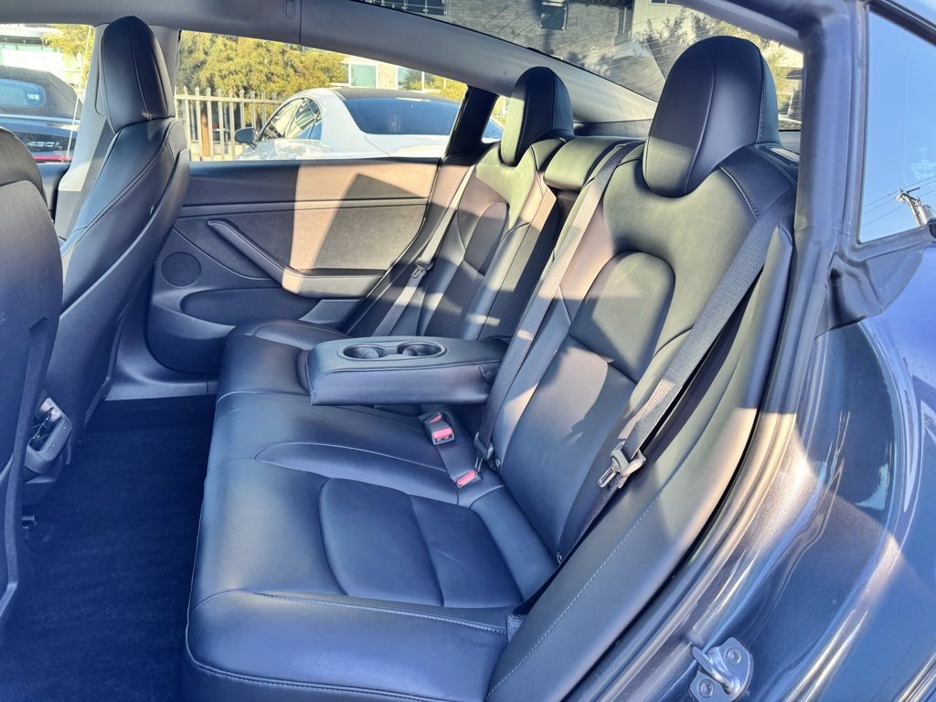 Used 2023 Tesla Model 3 Standard Range image 32