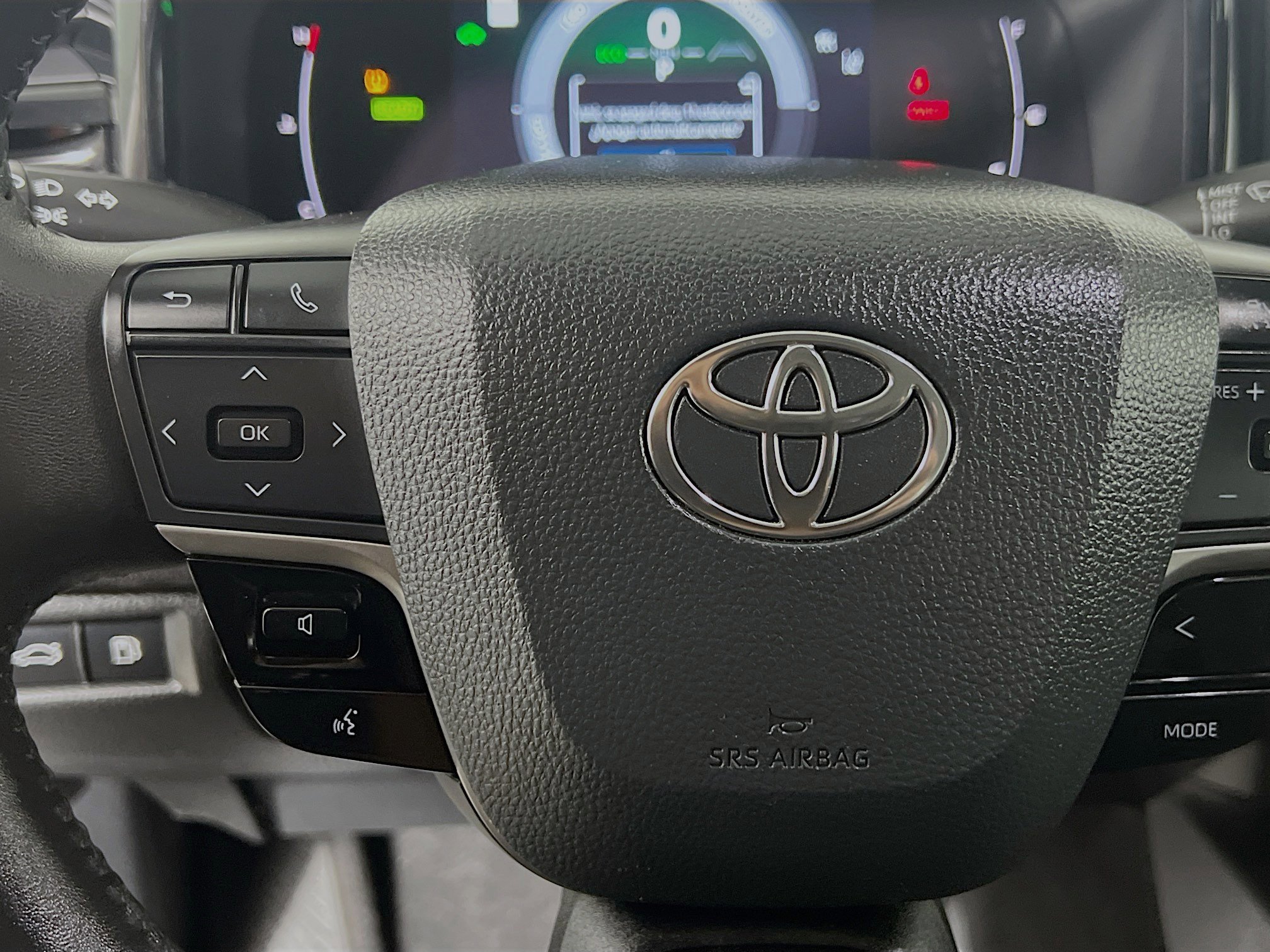 Used 2025 Toyota Camry LE w/ Convenience Package image 19