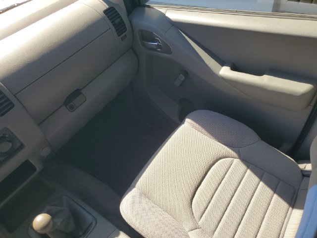 Used 2009 Nissan Frontier XE w/ XE Preferred Pkg RWD image 22