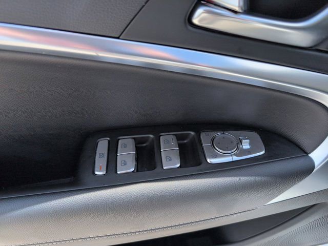 Used 2025 Genesis G70 2.5T RWD image 13