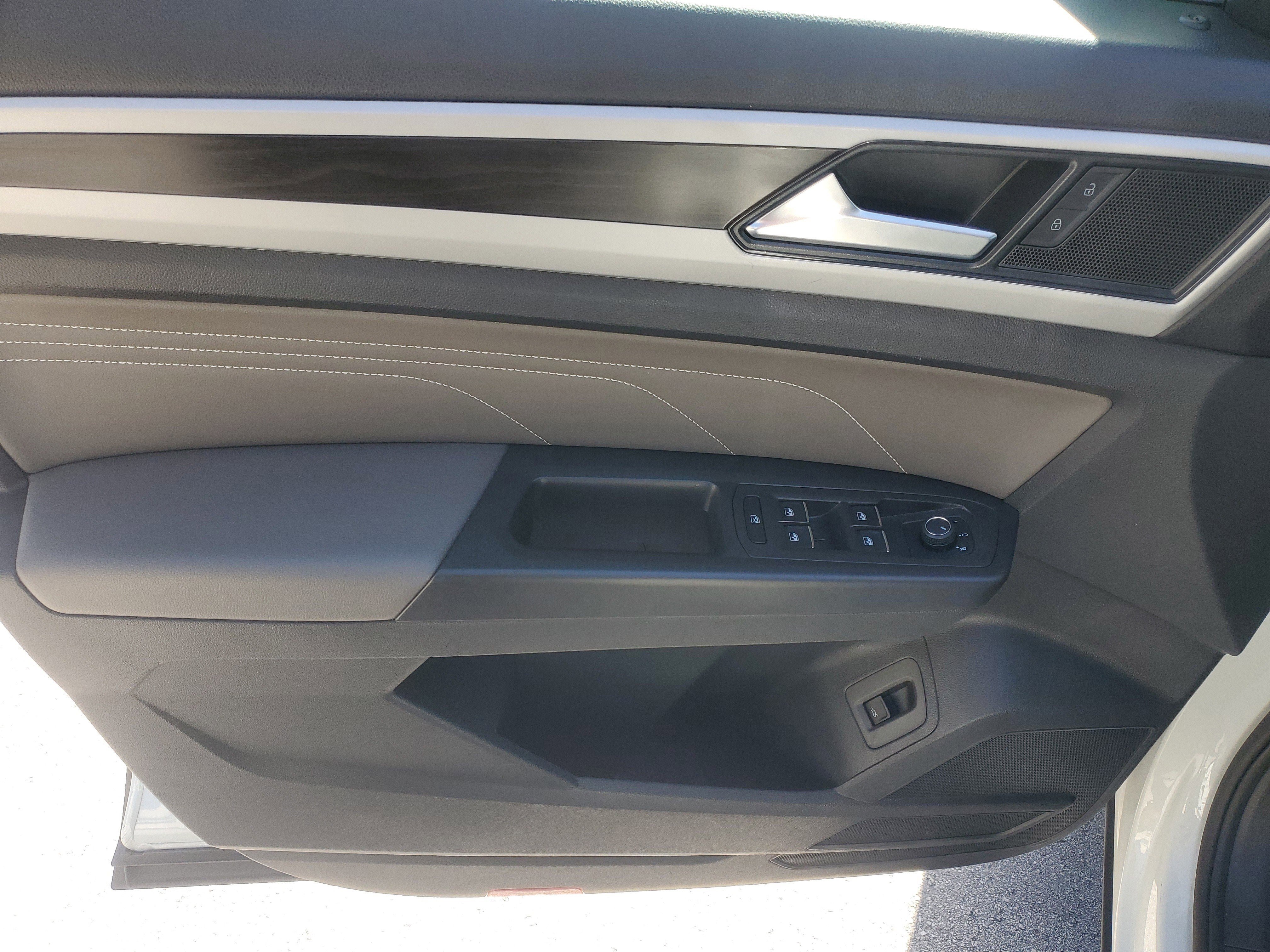 Used 2023 Volkswagen Atlas SE w/ Panoramic Sunroof Package image 19