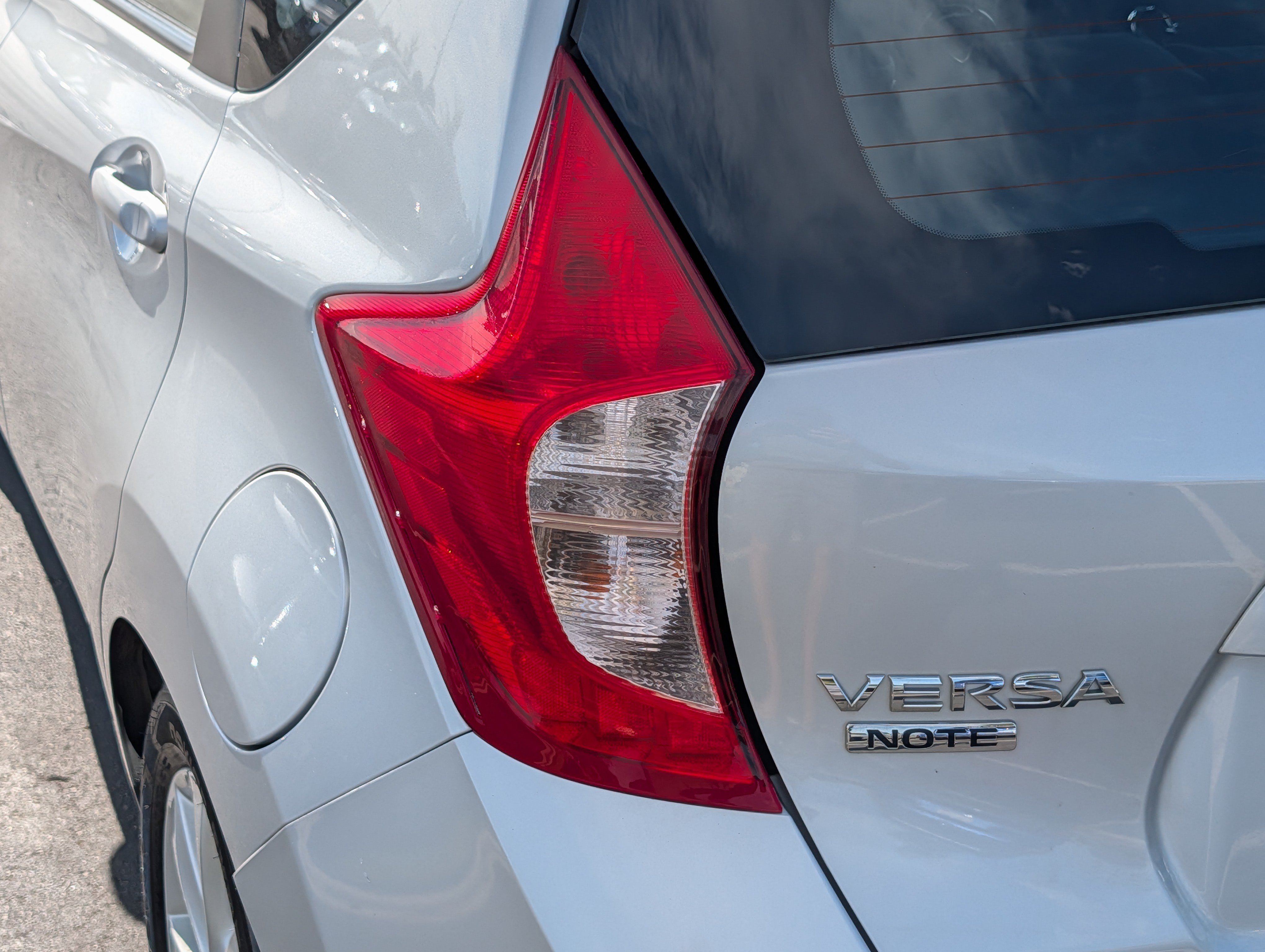 Used 2014 Nissan Versa Note SV w/ SL Package FWD image 17