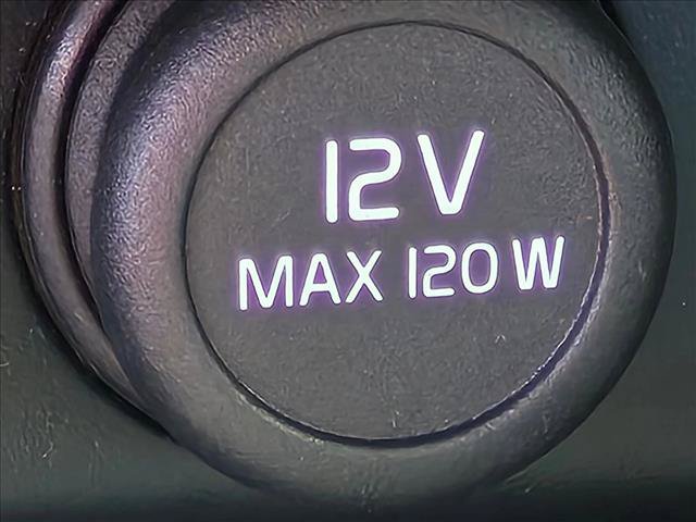Used 2022 Volvo XC40 T5 R-Design w/ Advanced Package AWD/4WD image 16