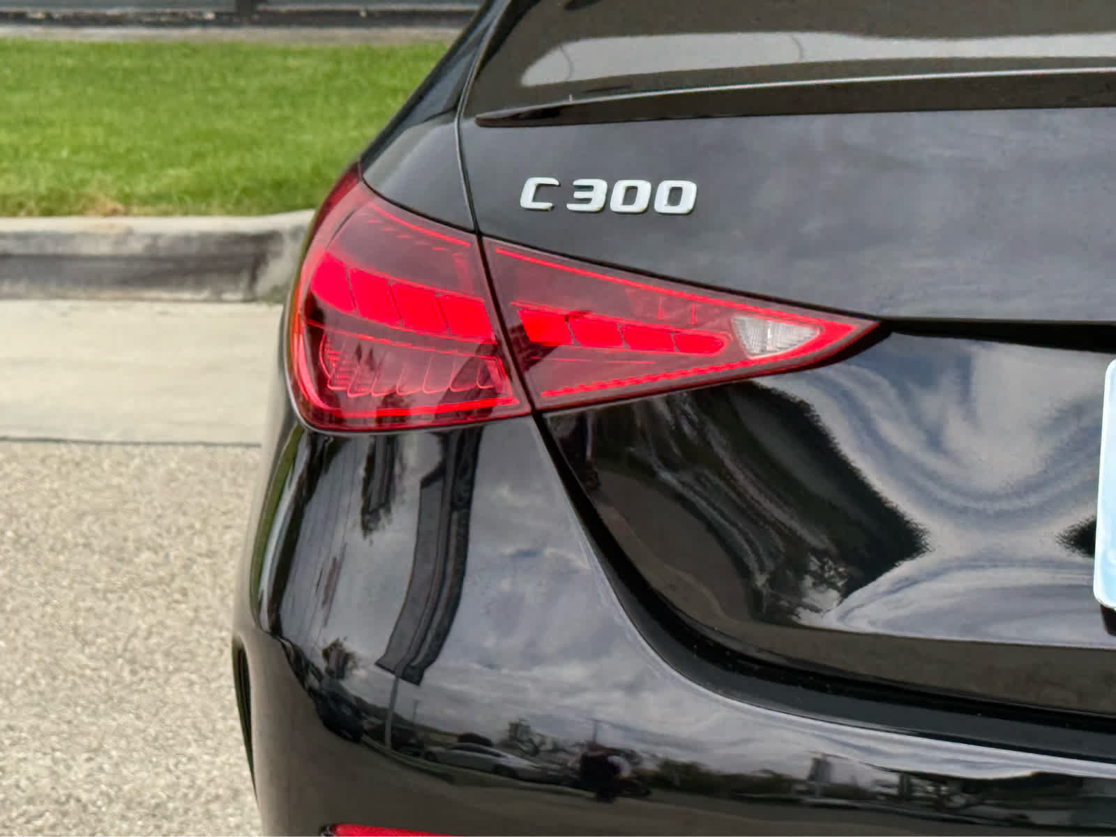 Used 2024 Mercedes-Benz C 300 Sedan image 10