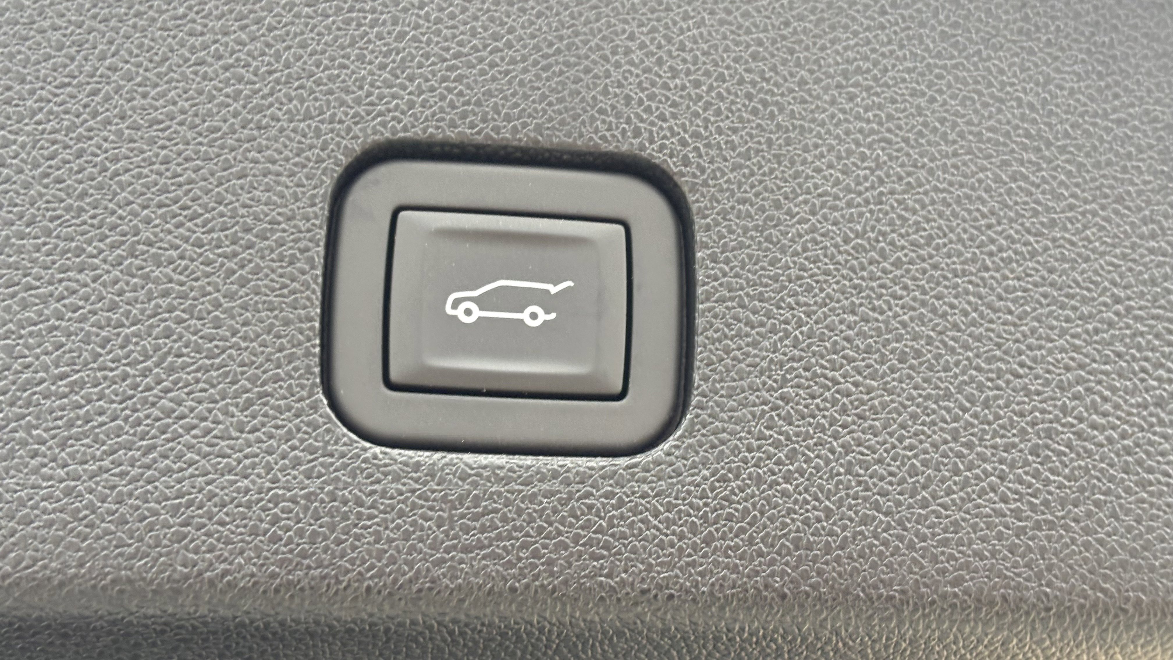 New 2025 Cadillac XT6 Sport w/ Technology Package image 11