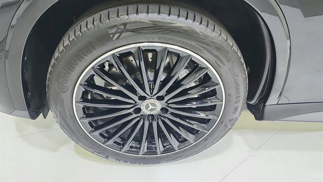 Used 2025 Mercedes-Benz GLC 300 image 39