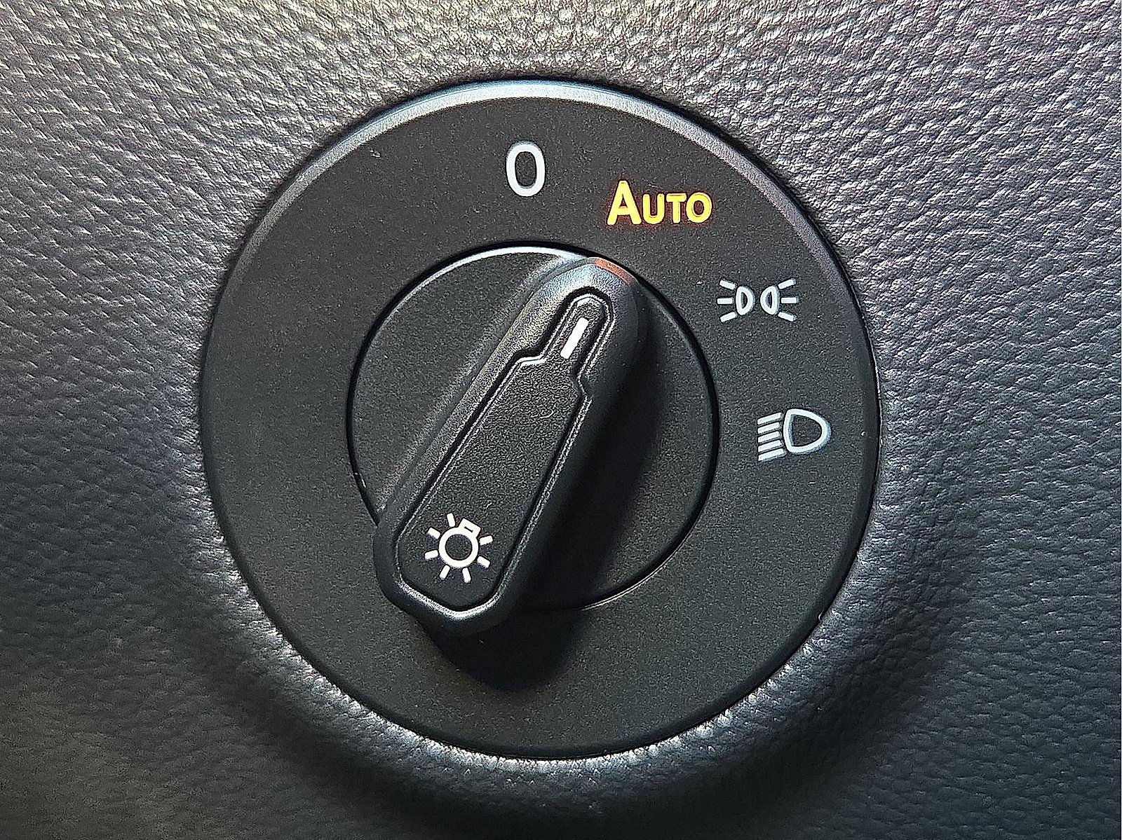 Used 2024 Volkswagen Taos SE image 20