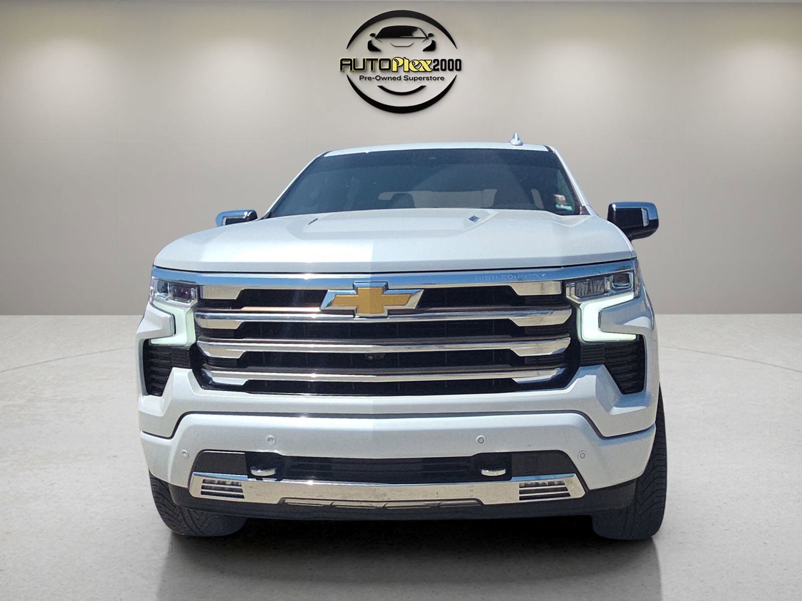 Used 2022 Chevrolet Silverado 1500 High Country w/ Z71 Off-Road Package image 2