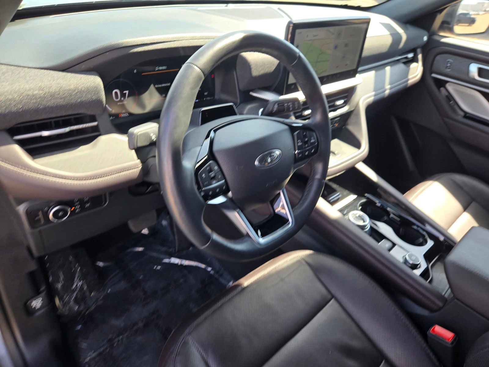 Used 2025 Ford Explorer Platinum w/ LUX Leather Package image 19