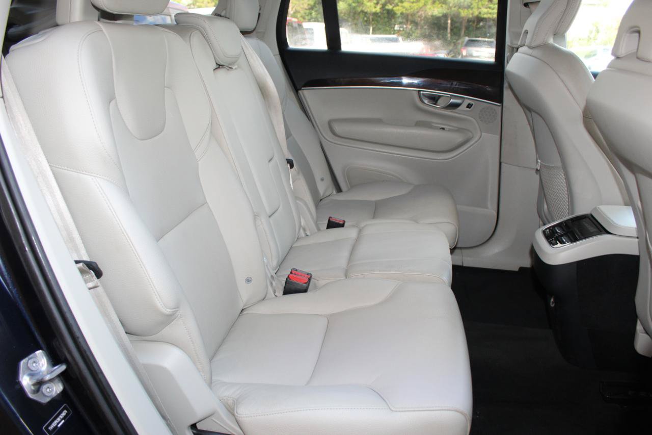 Used 2019 Volvo XC90 T5 Momentum w/ Protection Package AWD/4WD image 19