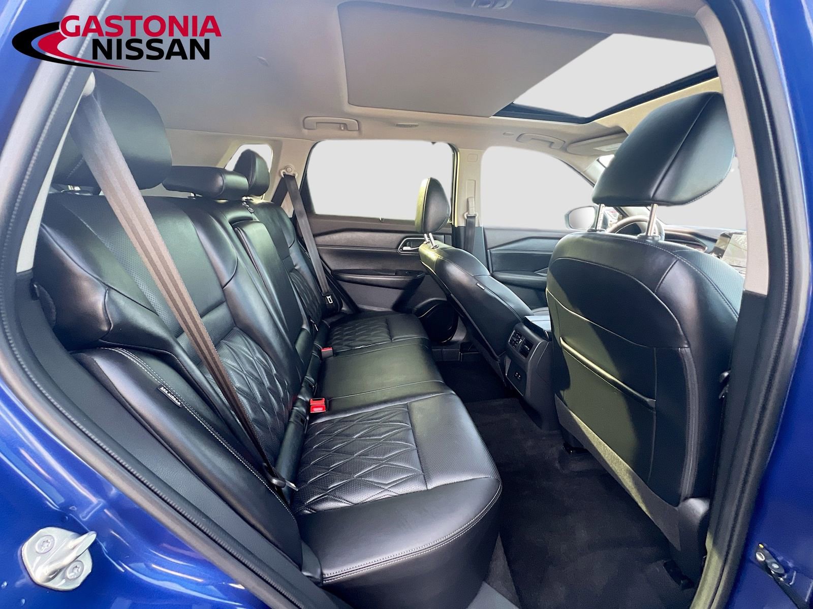 Used 2023 Nissan Rogue Platinum image 37