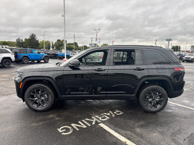 New 2027 Jeep Grand Cherokee Altitude AWD/4WD image 4