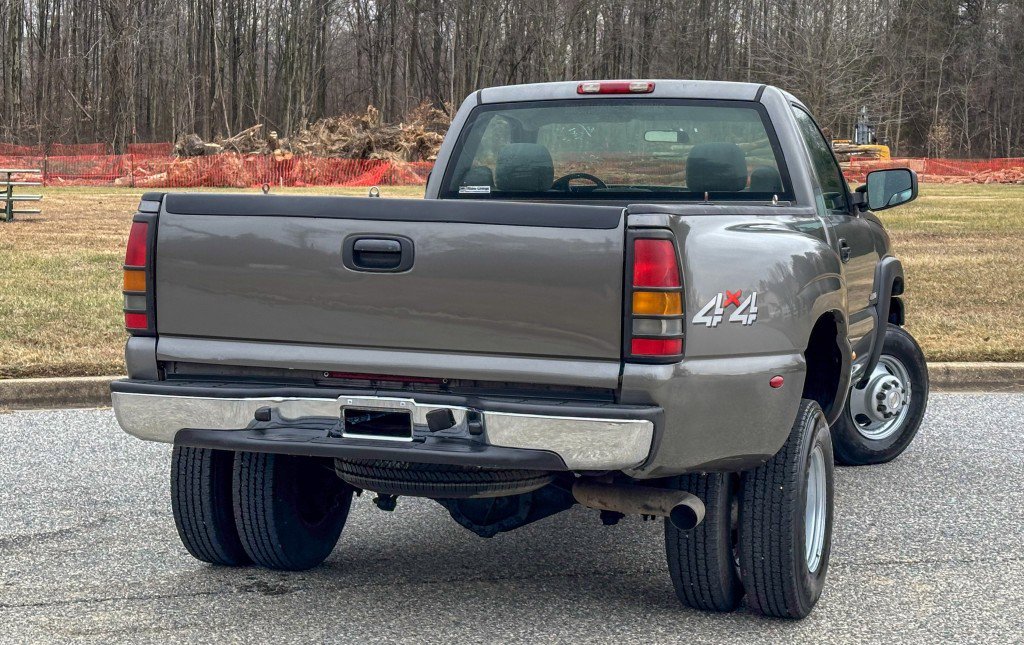Used 2006 Chevrolet Silverado 3500 Work Truck w/ Snow Plow Prep Package image 14