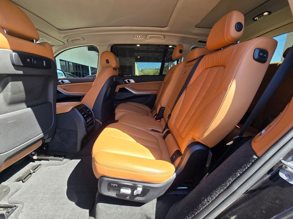 Used 2021 BMW X7 xDrive40i w/ Premium Package image 21