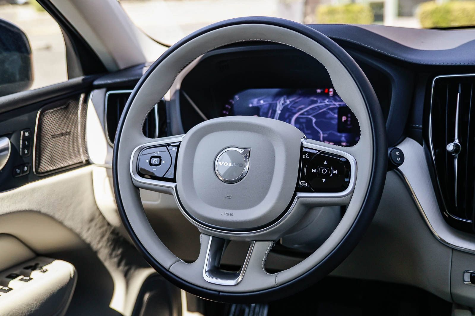 Used 2026 Volvo XC60 B5 Ultra w/ Protection Package Premier image 17