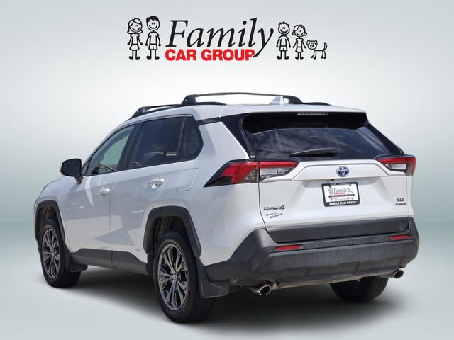 Used 2023 Toyota RAV4 XLE Premium image 3