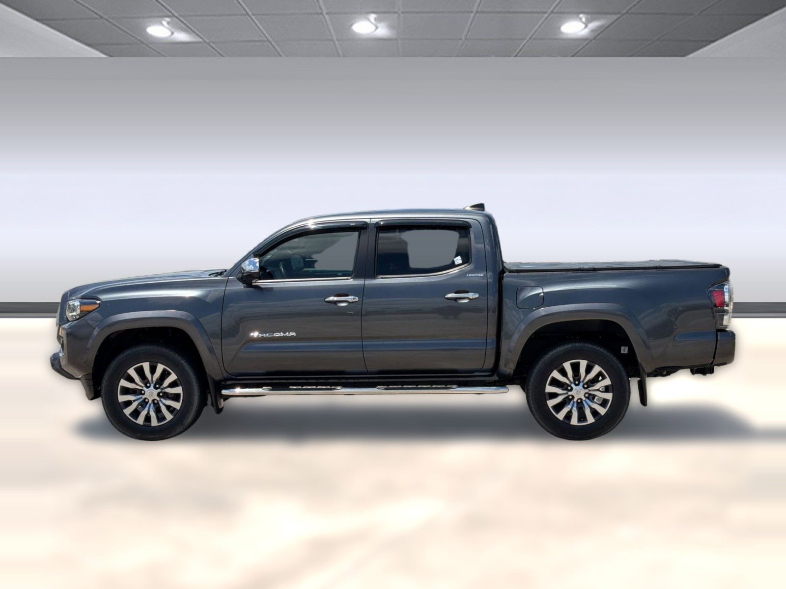 Used 2022 Toyota Tacoma Limited RWD image 2