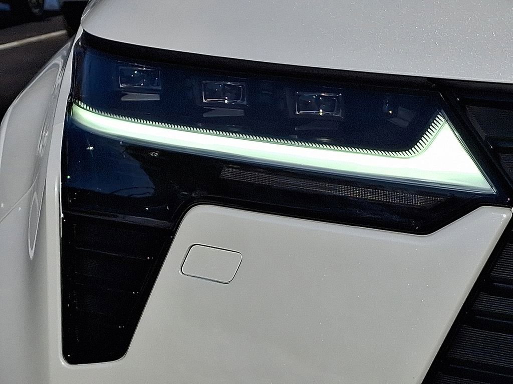 Used 2025 Lexus GX 550 w/ Accessory Package (2T) image 9