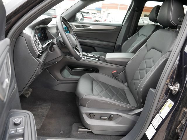 Certified 2025 Volkswagen Atlas Cross Sport SE FWD image 13