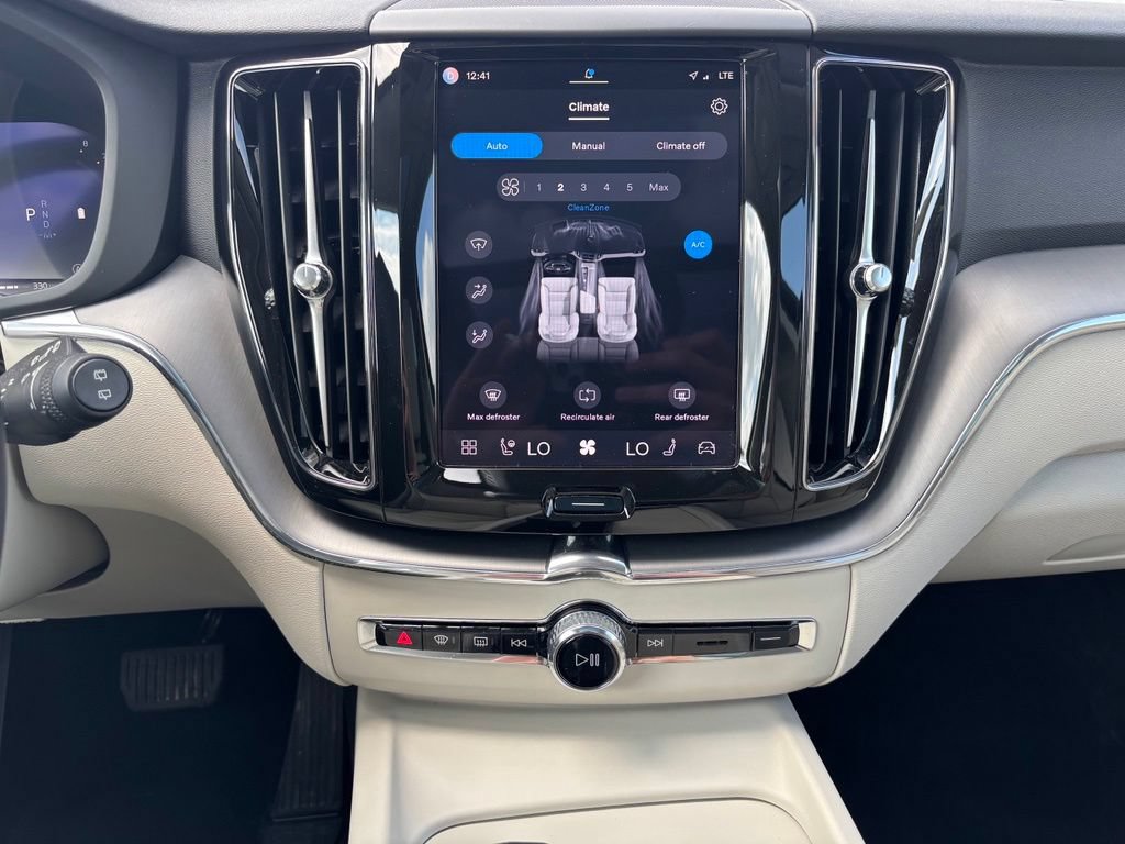 Certified 2025 Volvo XC60 B5 Core w/ Protection Package Premier AWD/4WD image 14