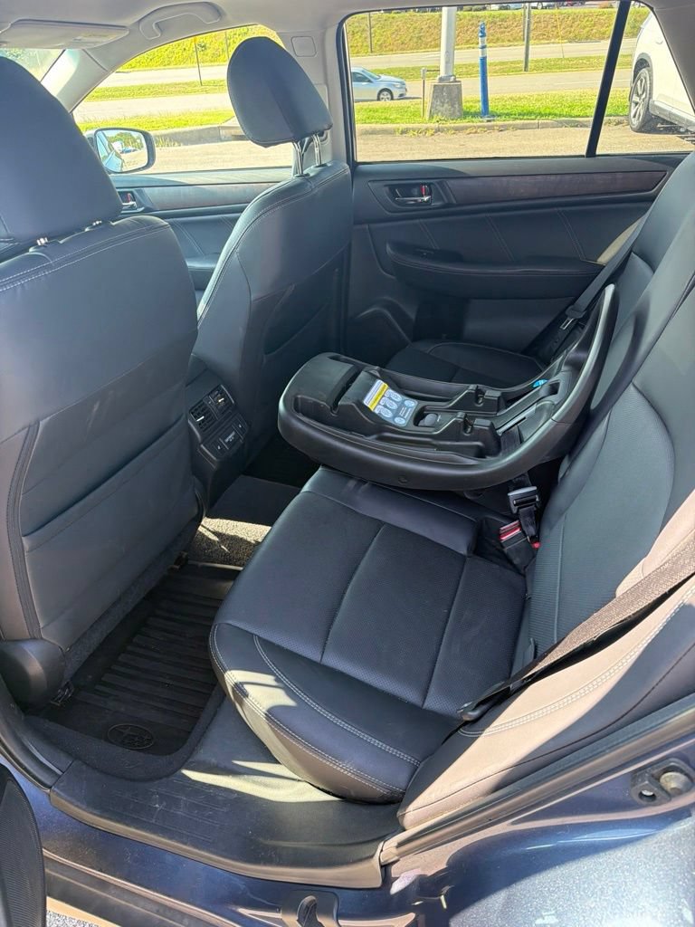Used 2018 Subaru Outback 3.6R Limited AWD/4WD image 12