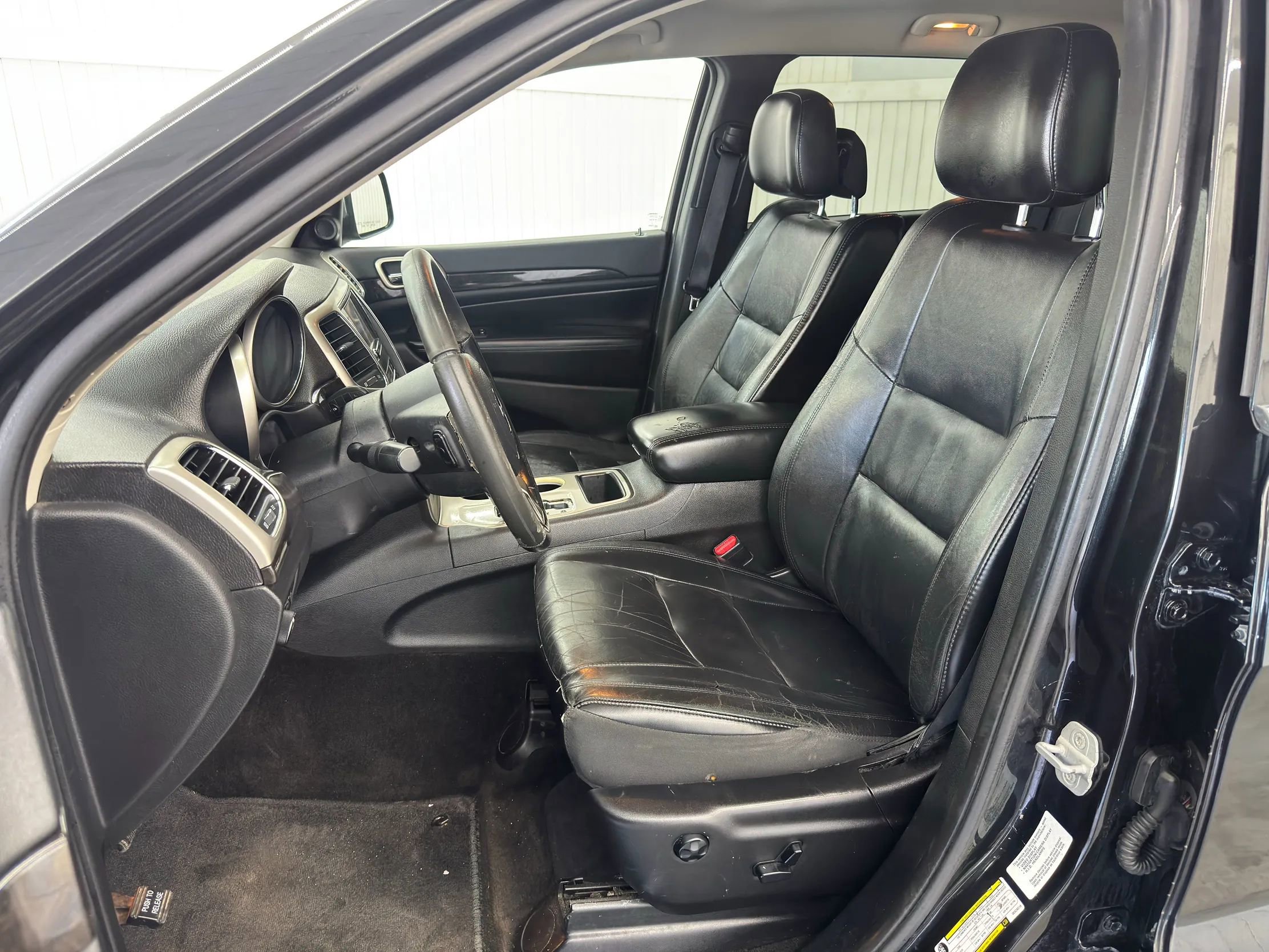 Used 2013 Jeep Grand Cherokee Laredo image 16