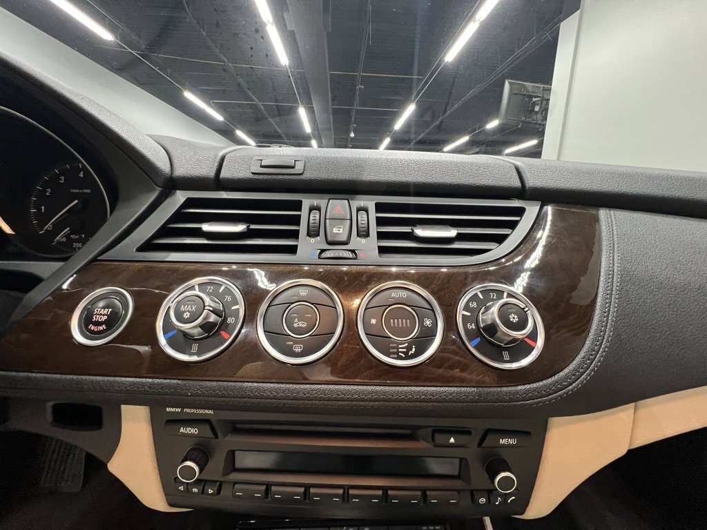 Used 2011 BMW Z4 sDrive30i image 46