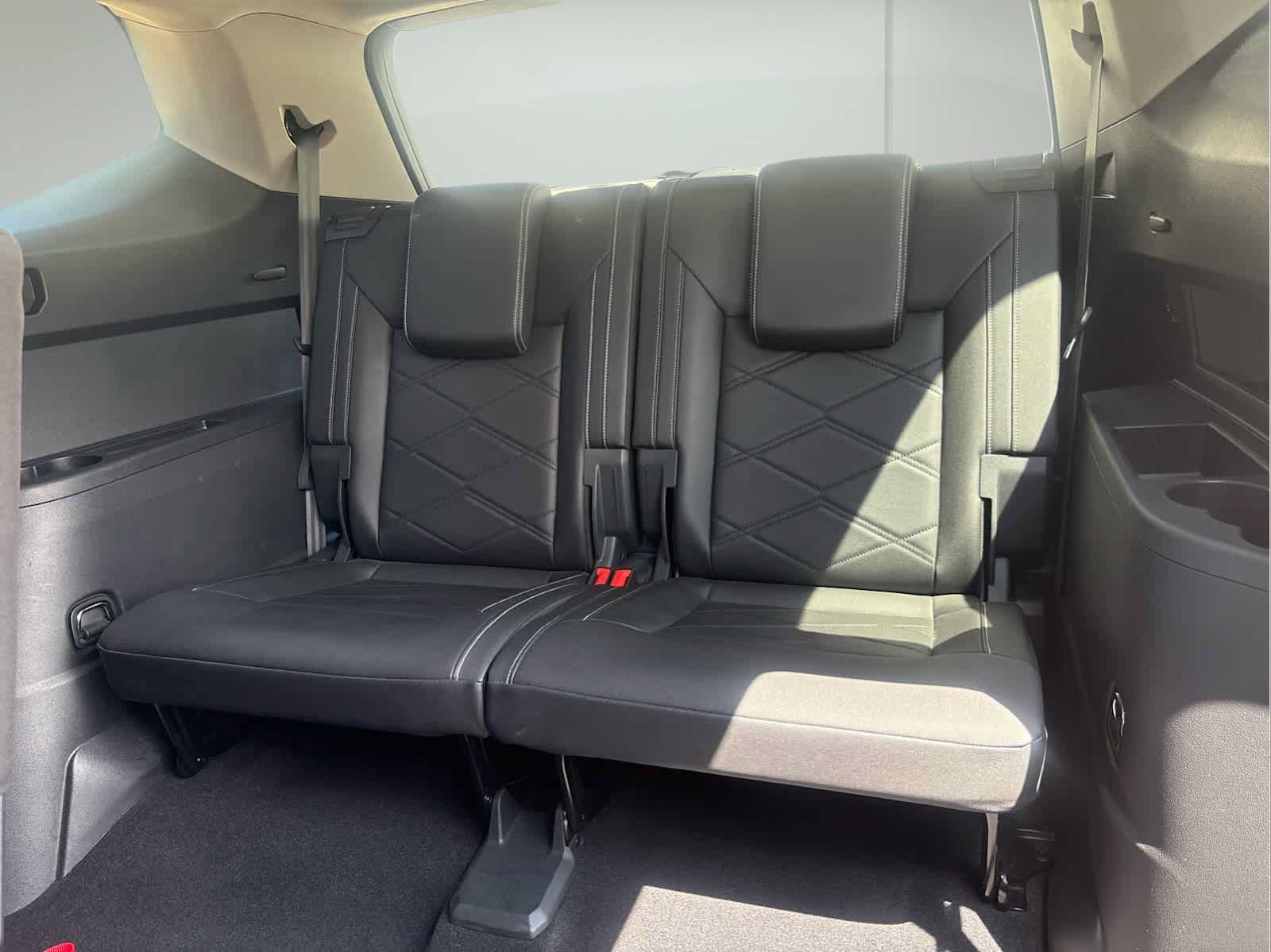 Used 2025 Volkswagen Atlas SE AWD/4WD image 12