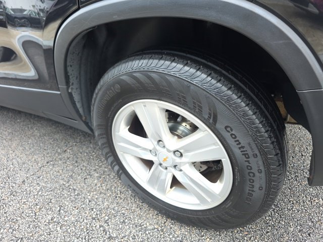 Used 2016 Chevrolet Trax LT w/ LT Sun and Sound Package AWD/4WD image 11