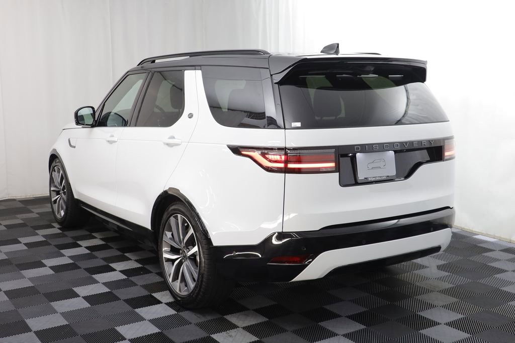 Used 2025 Land Rover Discovery Dynamic SE image 17