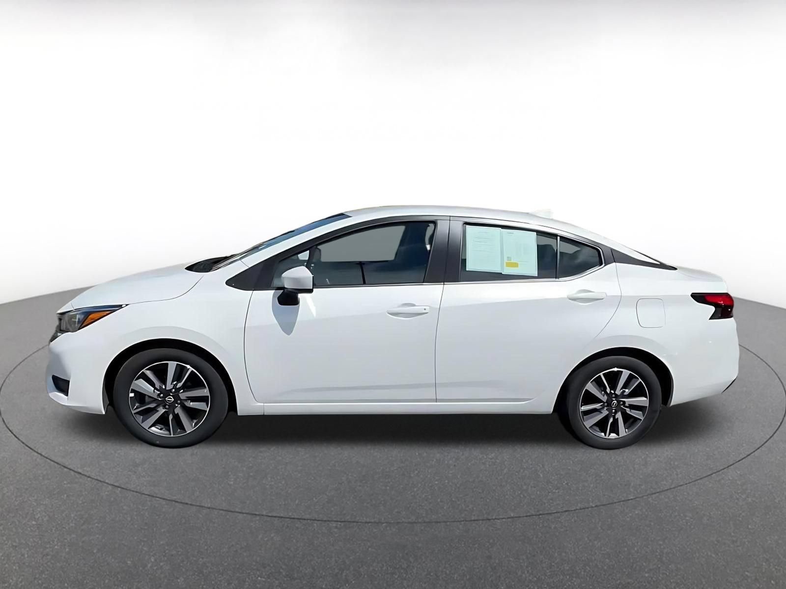 Used 2025 Nissan Versa SV FWD image 7